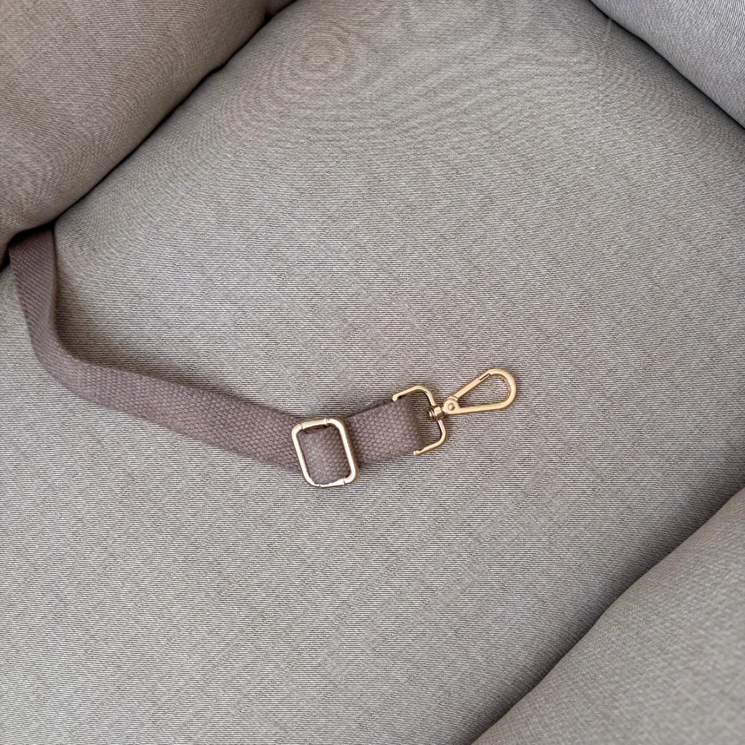PoochMate Travel Bed for Medium Dogs : Sandstone Beige